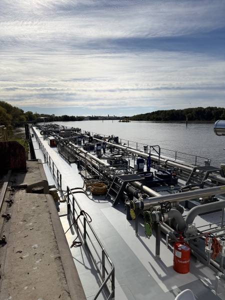 Essais de mise en pression – Réseaux de tuyauterie sur péniche de transport