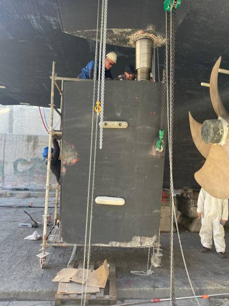 Intervention à Marseille Bouche du Rhône : Dépose et Repose des Safrans sur un Yacht